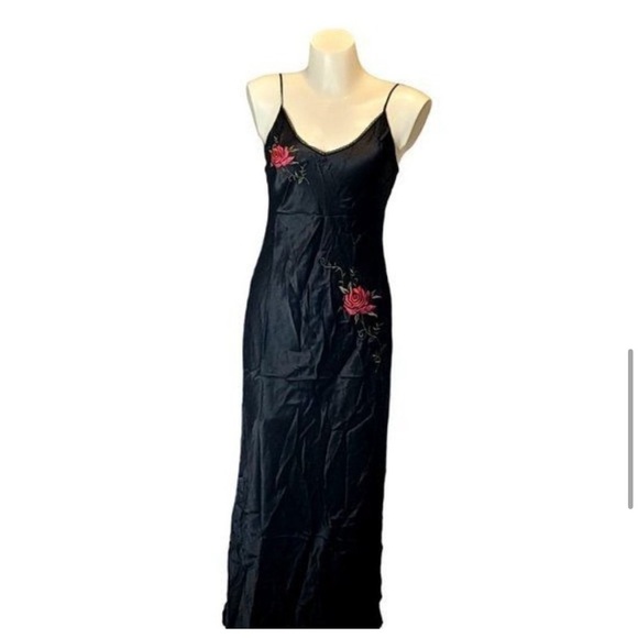 Vintage Victoria's Secret Black Embroidered Slip Dress Gown 100% silk M - Picture 8 of 10